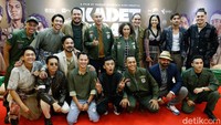 Givina di antara para cast film Kadet 1947. Pool/Noel/detikFoto