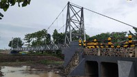 Pembangunan jembatan tersebut memberikan manfaat warga Kelurahan Bulukunyi dalam menjalankan aktivitas pertanian, seperti mempermudah akses dari dan menuju areal pertanian, sehingga memaksimalkan produksi pertanian dan mengurangi biaya produksi.