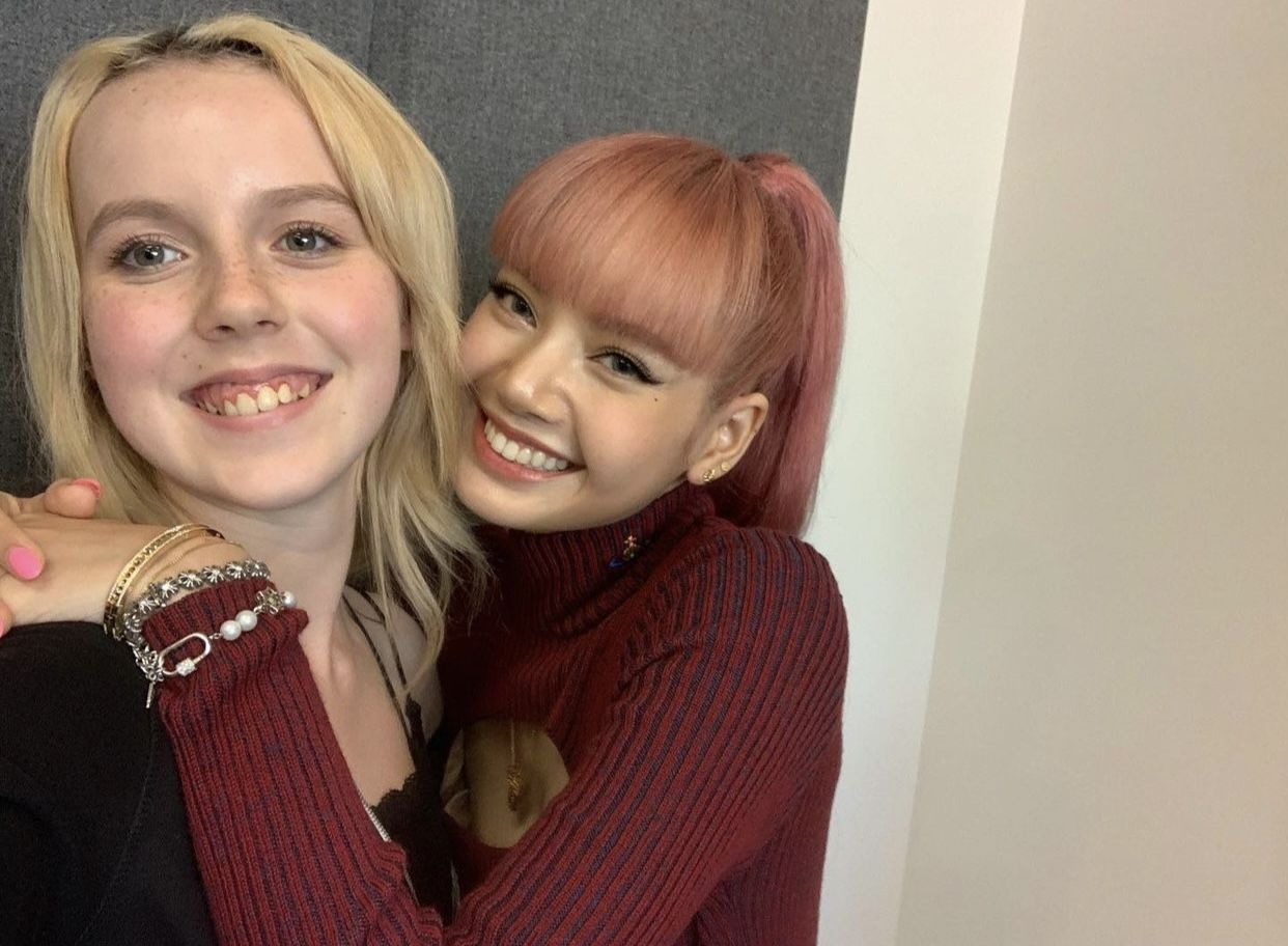 Sophie Wright, Lisa BLACKPINK