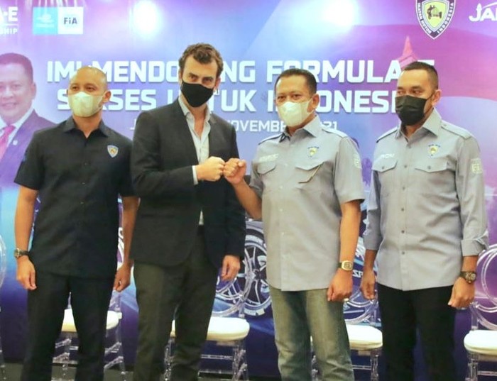 Ketua MPR sekaligus Ketua Umum Ikatan Motor Indonesia (IMI) Bambang Soesatyo menyampaikan dukungan IMI terhadap event Jakarta E-Prix 2022 (Formula E) yang akan digelar 4 Juni 2022.