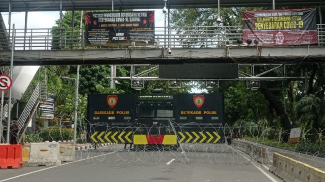 Lalin Patung Kuda ke istana ditutup karena ada demo buruh
