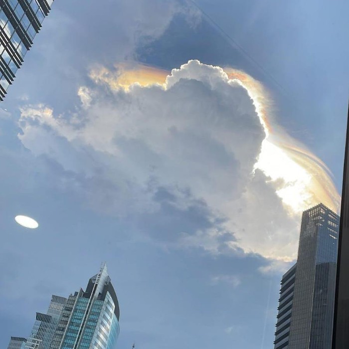 Langit Jakarta, Kamis (25/11) Siang Langit Jakarta, Kamis (25/11) Siang