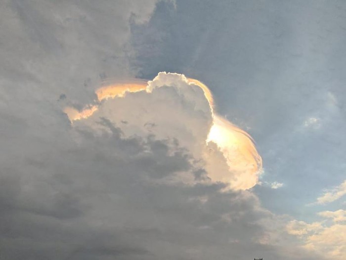 Langit Jakarta, Kamis (25/11) Siang Diambil dari Setiabudi, Jaksel