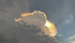 5 Foto Tak Biasa Langit Jakarta Hari Ini, Kamu Lihat Juga?