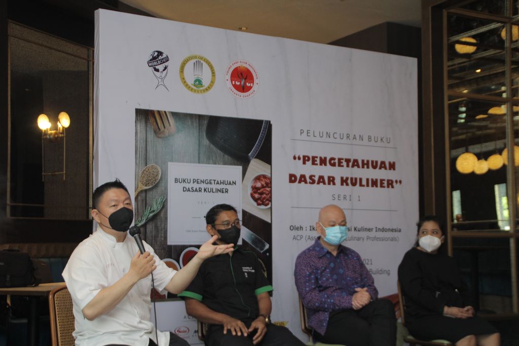Demi Masa Depan Kuliner Indonesia, Chef Stefu Luncurkan Buku Ini