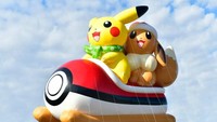 Meramaikan pawai, karakter Pikachu dan Eeve akan membuat para pengunjung bernostalgia dengan tontonan Pokemon mereka.  (Eugene Gologursky/Getty Images via CNN)
