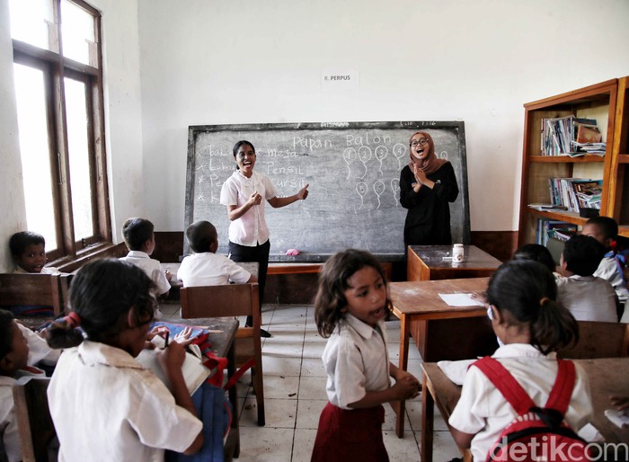 Semangat meraih mimpi dorong anak-anak di NTT giat menuntut ilmu. Lewat sekolah yang diresmikan CT Arsa Foundation mereka belajar untuk wujudkan cita-cita.