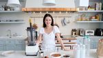 Momen Seru Julie Estelle yang Hobi Bikin Kue Selama Pandemi