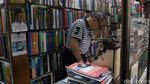 Pandemi Bikin Pedagang Buku Palasari Bandung Babak Belur