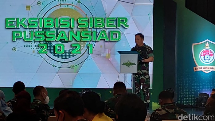 Penguatan Kemampuan Siber TNI AD Pusat Sandi dan Siber TNI AD menggelar diskusi di sela-sela eksebisi di Jakarta, Kamis (24/11). Diskusi terkait perlunya TNI AD dalam meningkatkan kemampuan siber di era digital saat ini.