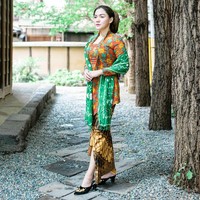 Berbalut kebaya, Vicky Shu makin terlihat ayu setelah melalui transformasi berat badan. (Foto: Instagram/@vickyshu)