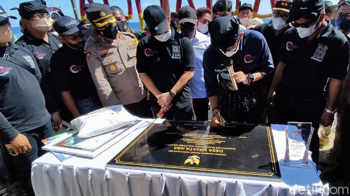 Resmi Punya Desa Wisata, Sandiaga Janji Proses Bandara Bulukumba