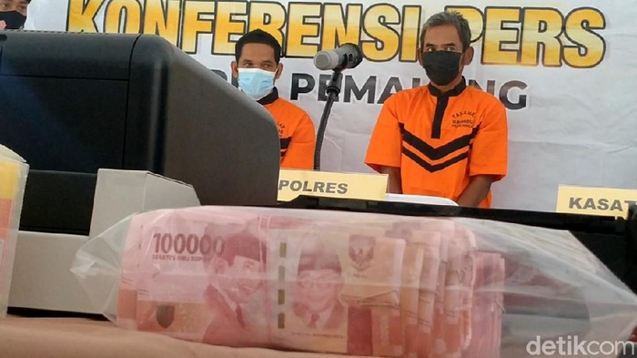 Ribuan lembar uang palsu disita polisi dari 2 tersangka di Pemalang