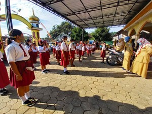 Tempat Belajar Sedang Dicari untuk 35 Siswa di Banyuwangi yang Sekolah di Masjid
