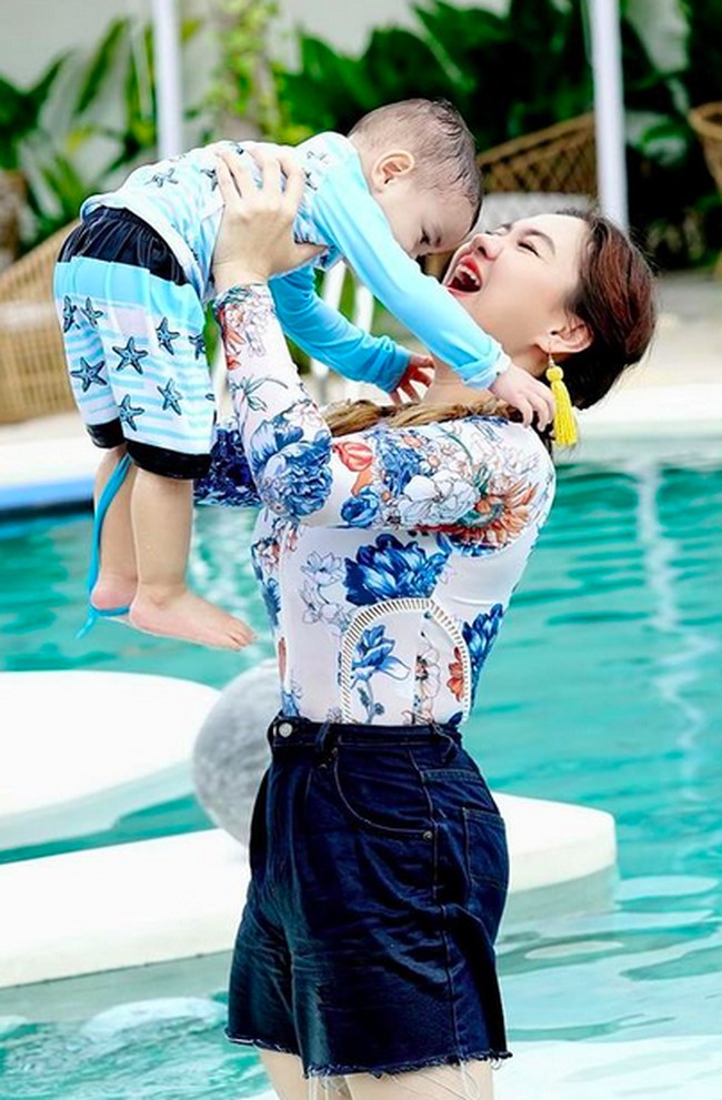 Penyanyi 36 tahun ini pun hendak menurunkan berat badan 5 kg agar lebih percaya diri. (Foto: Instagram/@vickyshu)