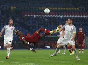 Tammy Abraham Bikin Gol Tendangan Salto, Mourinho kok Masih Kesal?