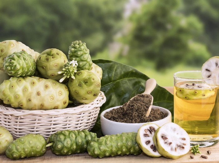 531010614 Fresh Noni Fruit used frequently in health drinks.