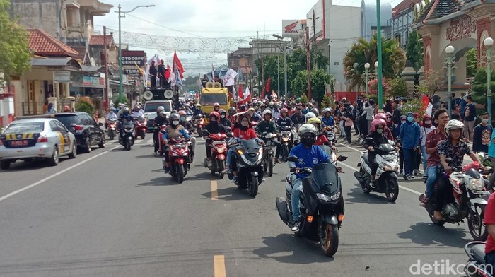 Aksi buruh Jepara menolak UMK rendah, 26/11/2021