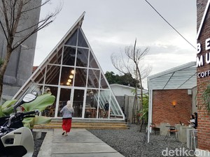 Nongkrong di Kafe Hits Tangerang Selatan