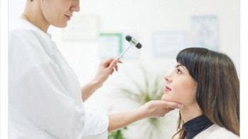 Mata mau dipukul palu. Foto: Twitter via Boredpanda