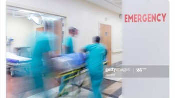 Mendorong pasien secepat mobil di film Fast dan Furious. Foto: Twitter via Boredpanda