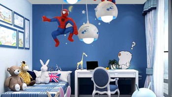 Keren nih! Lampu langit-langit Spiderman dengan bentuk 3D. Foto: Brightside