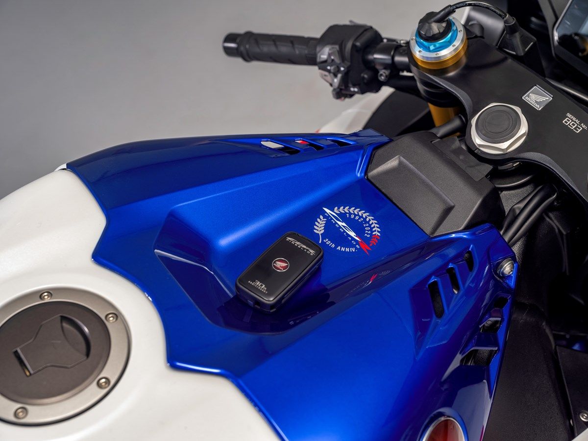 Honda CBR1000RR-R Fireblade 30th Anniversary