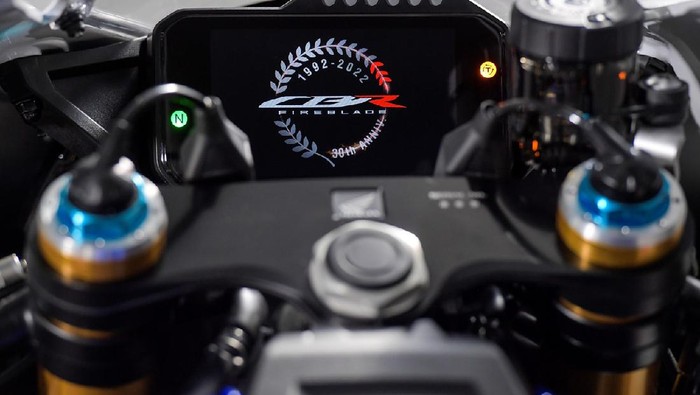 Honda CBR1000RR-R Fireblade 30th Anniversary