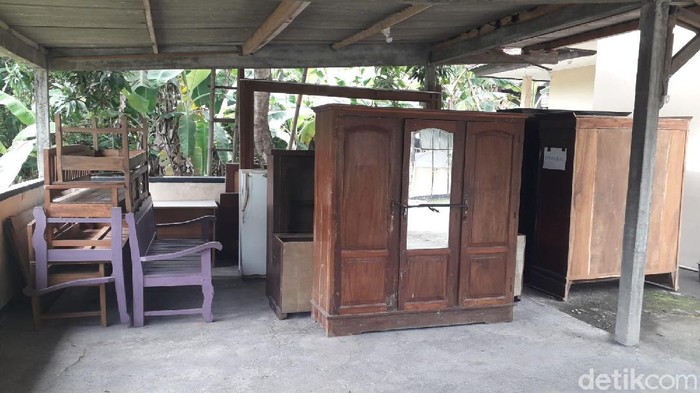 Ini Bukti Genting yang Dipreteli Anak Bucin di Bantul Pemuda di Kabupaten Bantul, DRS (24), menguras perabotan hingga mempreteli genting rumah ibunya demi menuruti keinginan sang pacar.