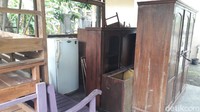Selain itu, Paliyem menyebut ada pula beberapa barang elektronik.