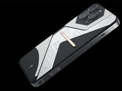 iPhone 13 Ini Dihiasi Lelehan Mobil Tesla, Cocok Buat Fans Elon Musk