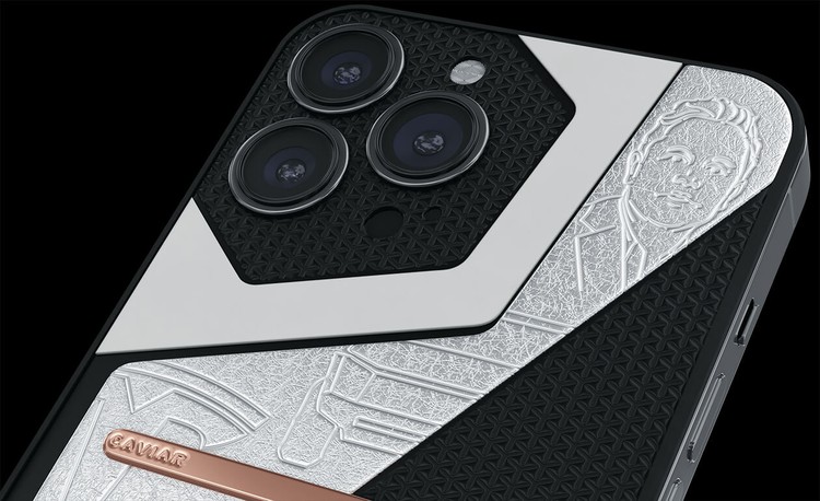 iPhone 13 Pro Tesla
