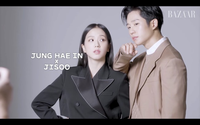 Setelah mengenal Jung Hae In, Jisoo BLACKPINK melihatnya sebagai orang yang lucu dan sering melontarkan candaan. Foto: dok Harpers Bazaar Korea