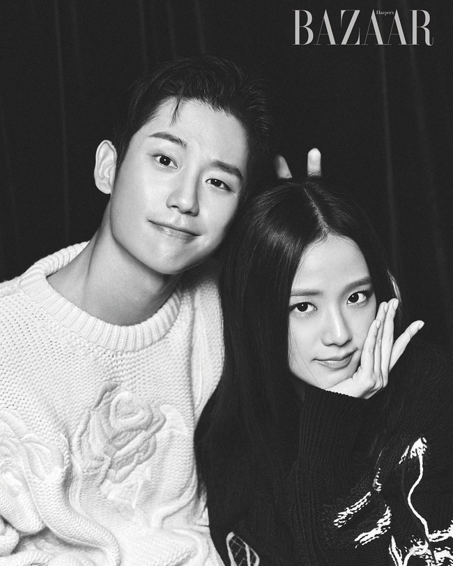 Drama Korea Snowdrop dijadwalkan tayang setiap Sabtu dan Minggu pukul 22.30 KST di JTBC. Penonton Indonesia dapat pula menonton Snowdrop di Disney+. Foto: dok Harpers Bazaar Korea