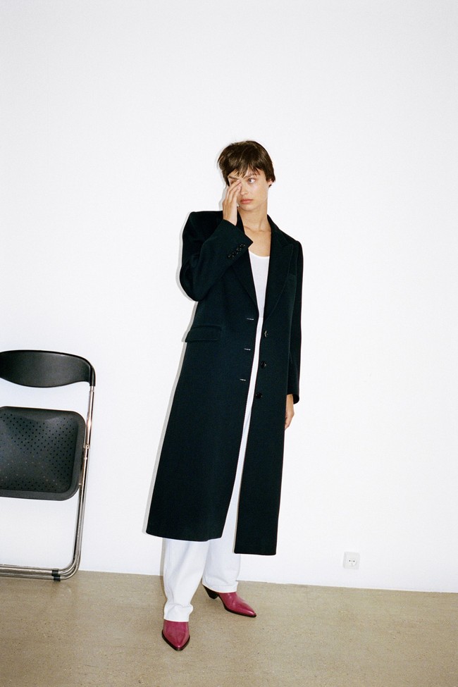 Pantai di Normandia, Prancis menjadi inspirasi Koleksi terbaru Isabel Marant untuk pra musim semi 2022. Foto: Dok. Isabel Marant.