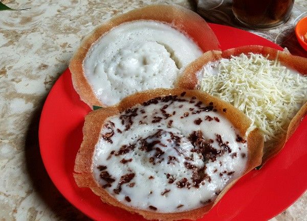 Laris Manis! 5 Jajanan Favorit di Depok, Pancong hingga Sop Durian