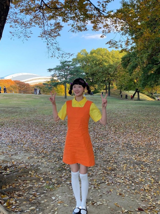 Setelah Squid Game, Lee Yoo Mi siap untuk proyek film selanjutnya. Peraih Buil Film Awards untuk kategori Aktris Pendatang Baru Terbaik ini akan muncul dalam serial Netflix bertema zombie, ‘All of Us Are Dead’. Foto: Instagram/@leeyoum262