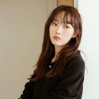 Sedikitnya ada 16 judul film dan delapan serial TV yang pernah dibintanginya. Foto: Instagram/@leeyoum262