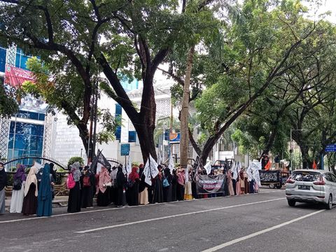 Mahasiswa demo tolak Permendikbud PPKS di Medan (Ahmad Arfah-detikcom)