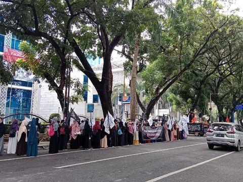 Mahasiswa demo tolak Permendikbud PPKS di Medan (Ahmad Arfah-detikcom) Mahasiswa demo tolak Permendikbud PPKS di Medan (Ahmad Arfah-detikcom)