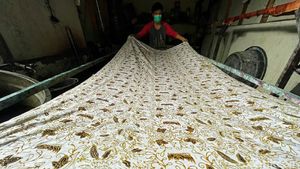 Melihat Batik Unik Khas Sumbar yang Terbuat dari Tanah Liat