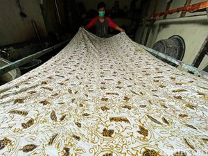 Melihat Batik Unik Khas Sumbar yang Terbuat dari Tanah Liat