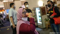 Maka dari itu Jacoweek menjadi wadah yang tepat bagi mereka untuk memperkenalkan sekaligus memasarkan produk terbaik mereka. Walaupun digelar secara offline, namun Livin’ Jacoweek 2021 tetap mengutamakan protokol kesehatan dengan berbagai kebijakan,” tambah Hendri.  