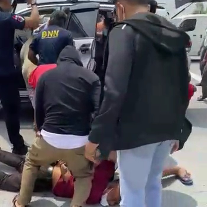 penyergapan narkoba di tol waru gunung