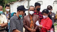 Sementara itu Humas PN Boyolali, Tony Yoga Saksana, mengatakan agenda pemeriksaan setempat dilaksanakan untuk melihat langsung objek tanah yang menjadi sengketa. Tony juga mengatakan, objek tanah yang disengketakan luasnya 1.166 meter persegi yang terdiri empat bidang.