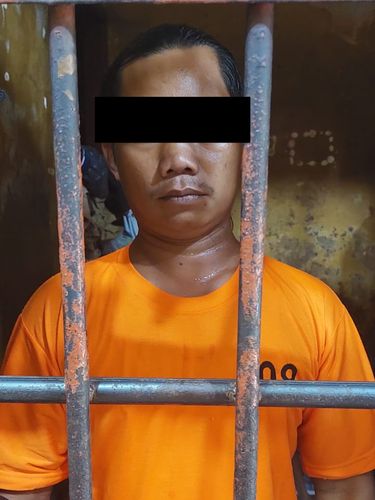 Pria viral kejar polantas pakai celurit ditangkap polisi (dok. Istimewa)