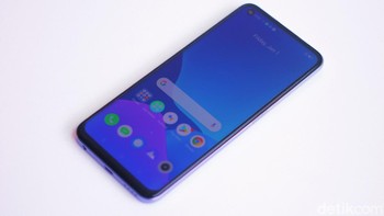 Mengusung layar IPS LCD 6,6 inch Full HD dengan refresh rate 120 Hz menjanjikan transisi dan gerakan lebih smooth. Foto: Adi Fida Rahman/detikINET