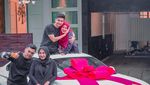 Tangis Haru Ria Ricis dan Teuku Ryan Dapat BMW dari Sahabat