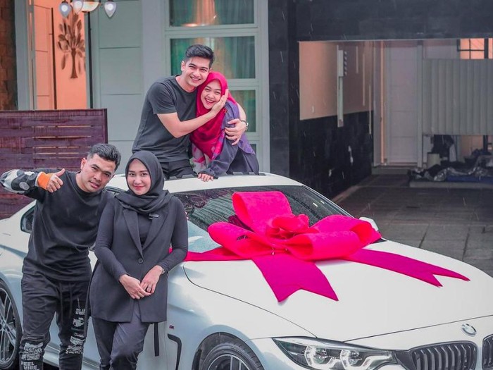 Ria Ricis Ria Ricis dapat mobil dari Putra Siregar