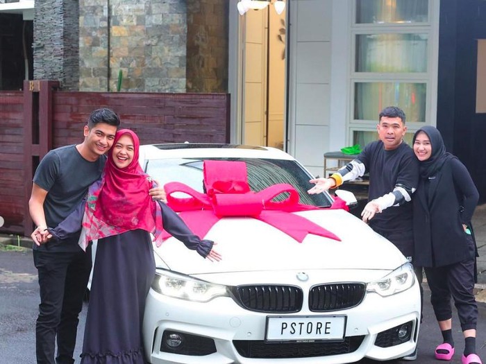 Ria Ricis Ria Ricis dapat mobil dari Putra Siregar